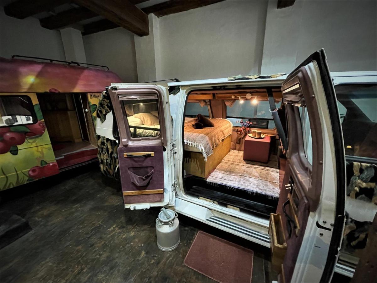 Urban Van Glamping Riga Eksteriør billede