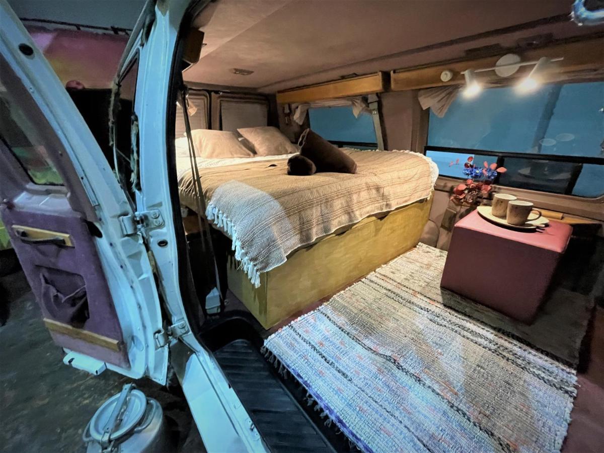 Urban Van Glamping Riga Eksteriør billede