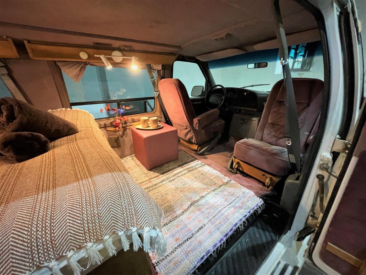 Urban Van Glamping Riga Eksteriør billede