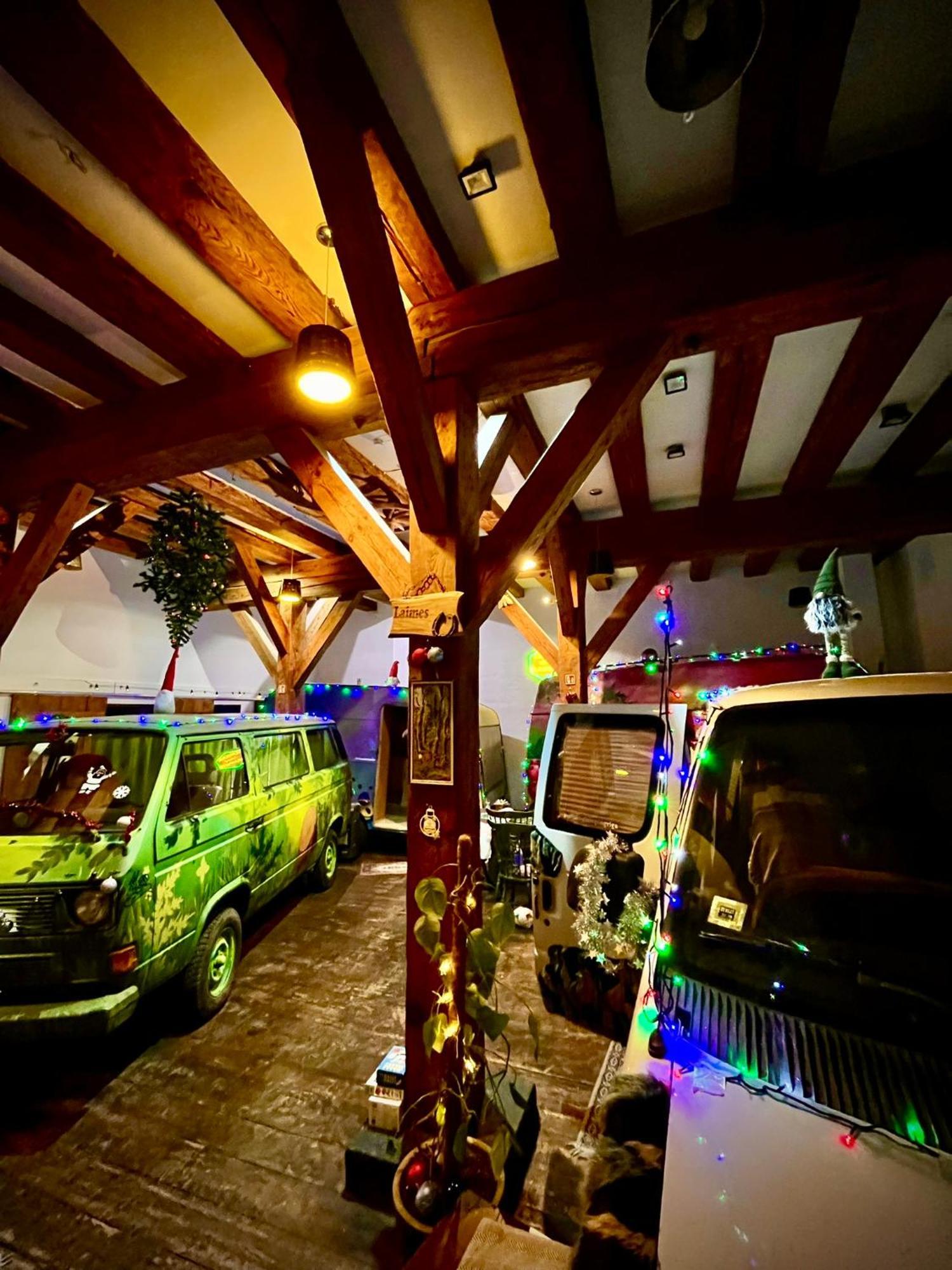 Urban Van Glamping Riga Eksteriør billede