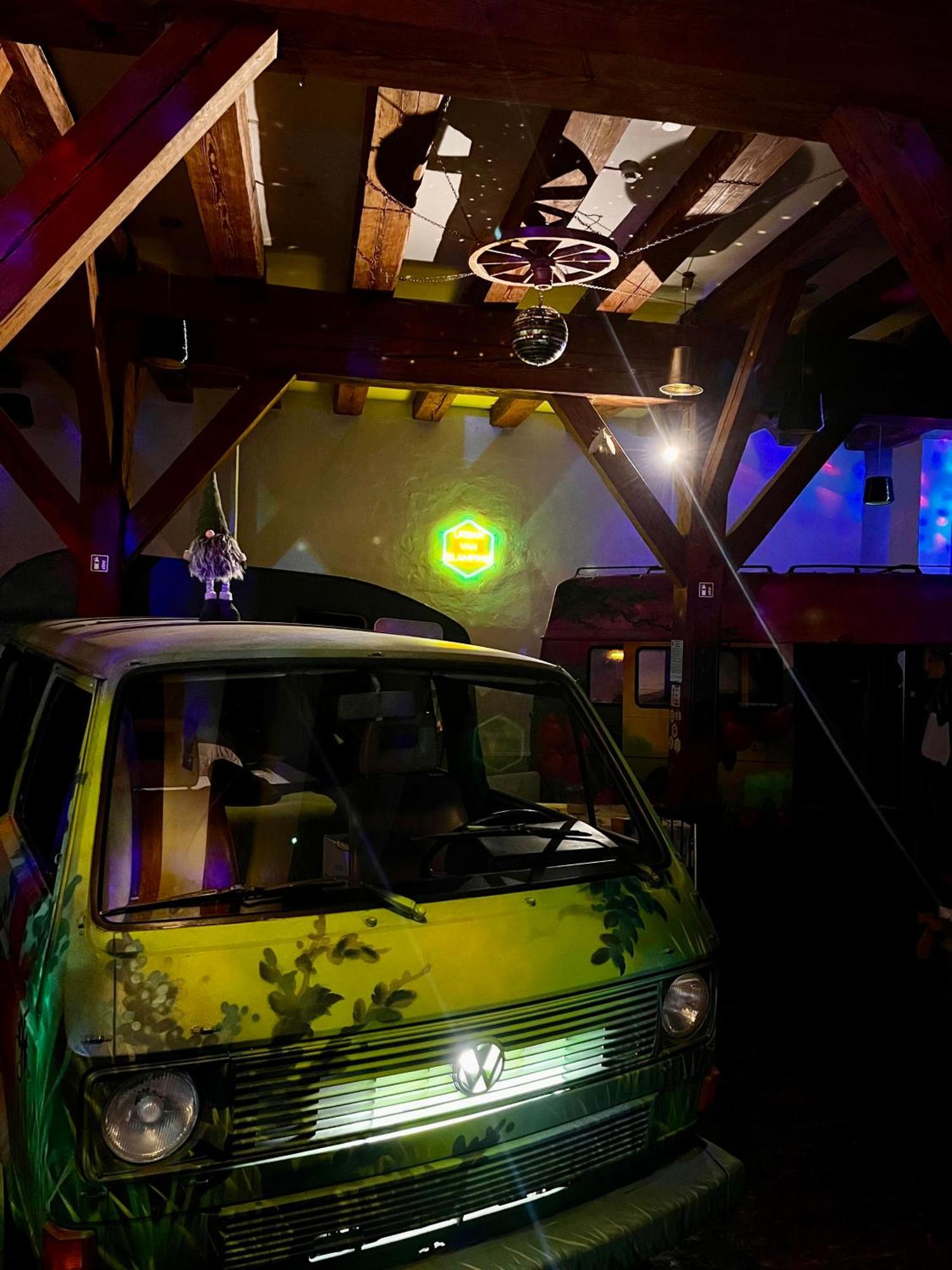 Urban Van Glamping Riga Eksteriør billede