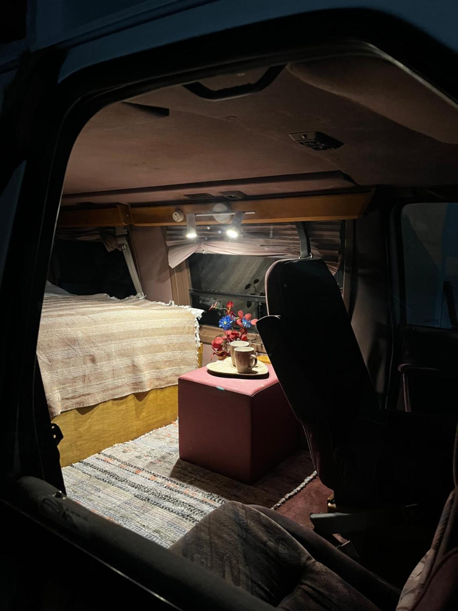 Urban Van Glamping Riga Eksteriør billede