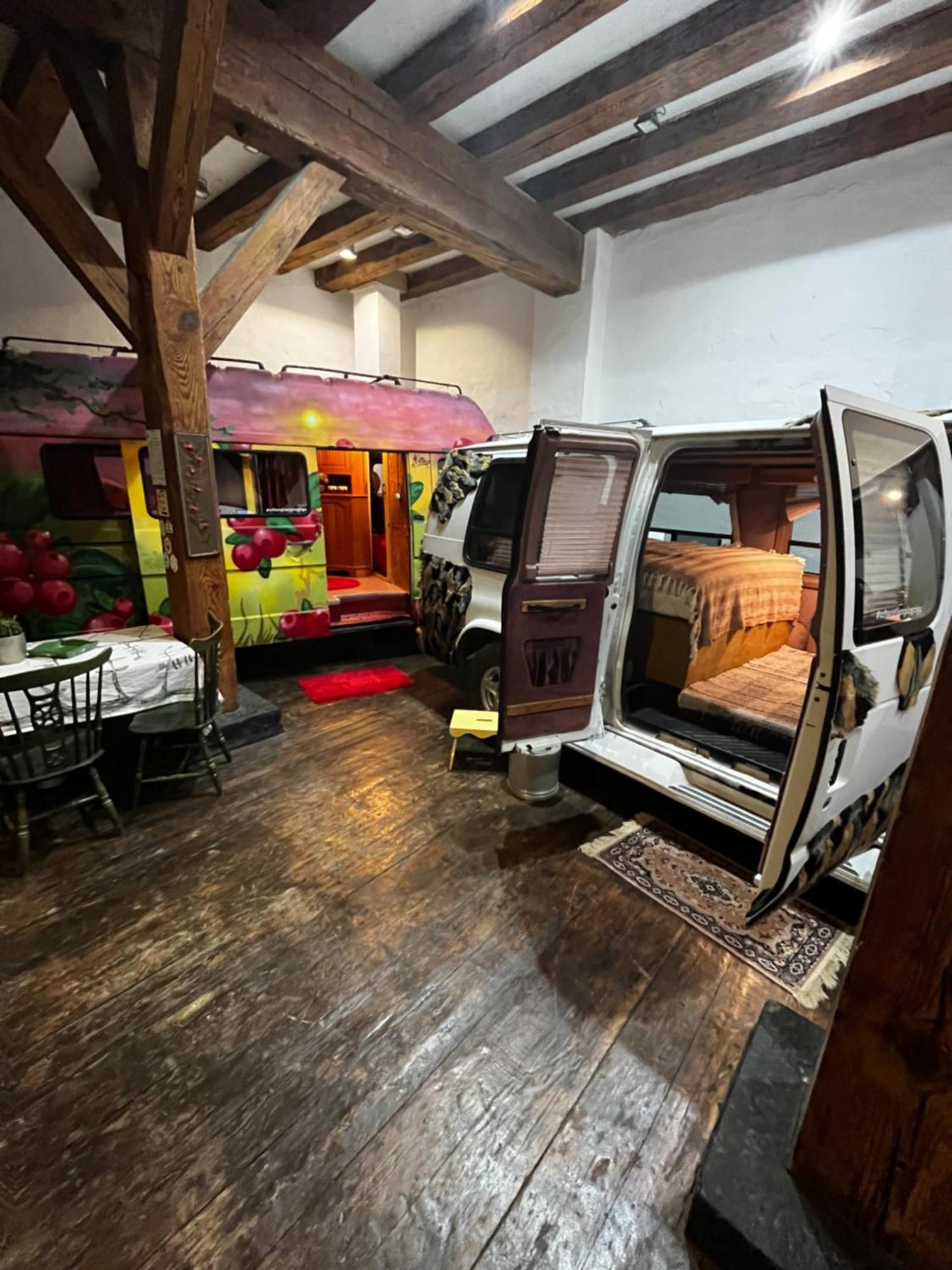 Urban Van Glamping Riga Eksteriør billede