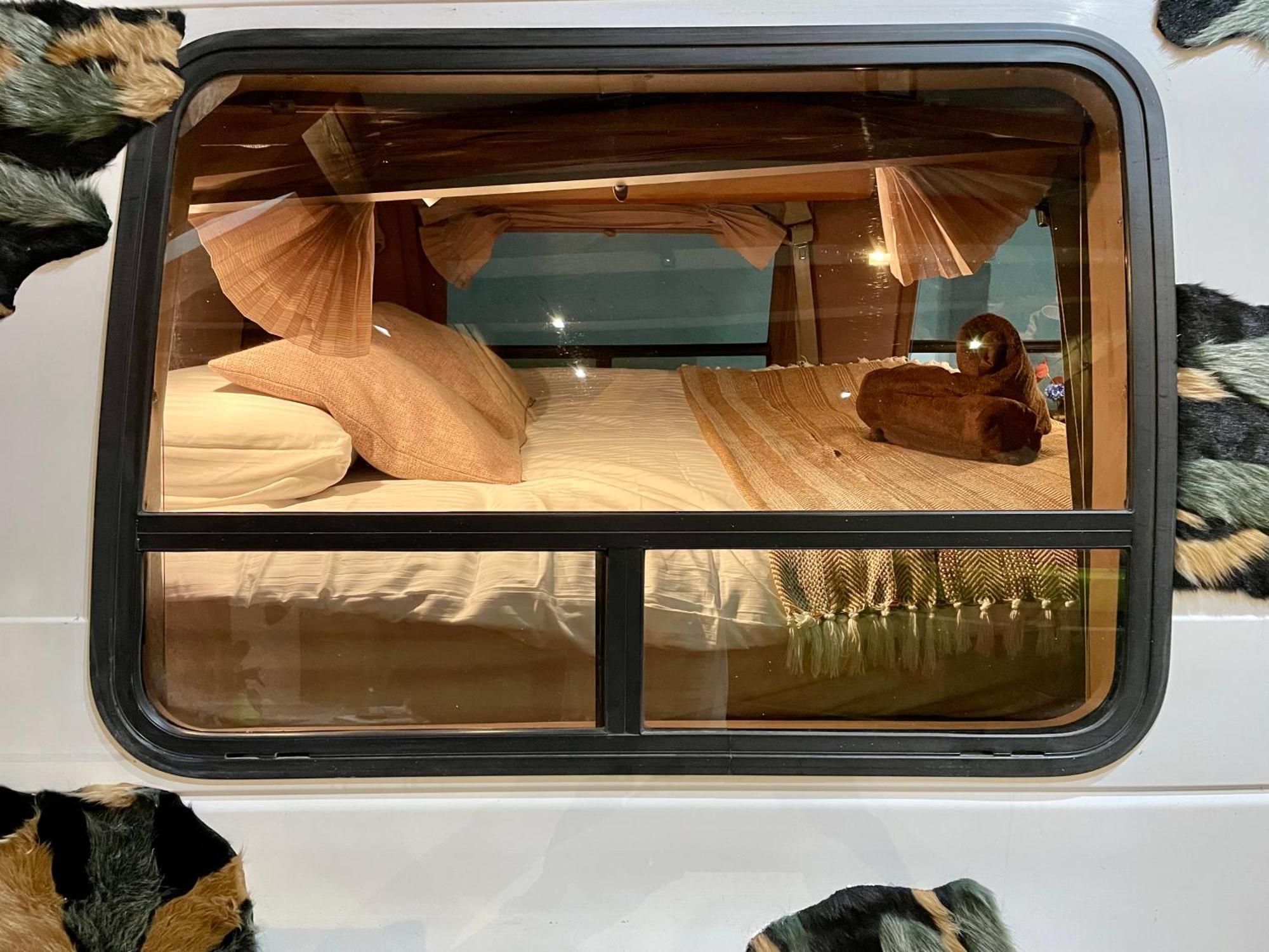 Urban Van Glamping Riga Eksteriør billede
